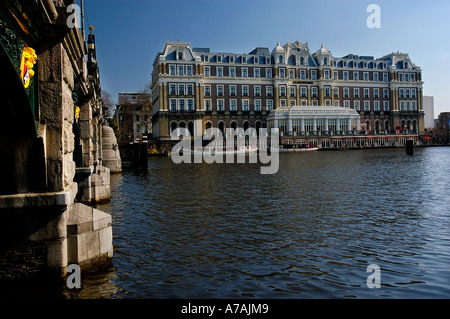 L'Amstel Inter Continental Hotel di Amsterdam è situato lungo il fiume Amstel. Foto Stock