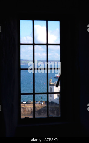 Vista dal Tudor casa di mercanti tardo XV secolo town house in Tenby Pembrokeshire West Wales UK Foto Stock