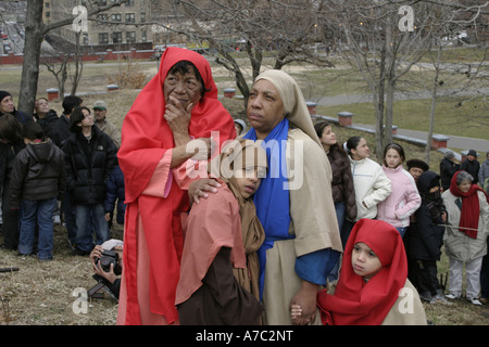 Venerdì Santo rievocazione della morte e crocifissione di Gesù nel Bronx, New York. Foto Stock