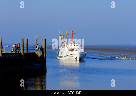 Nave traghetto Neuharlingersiel Foto Stock