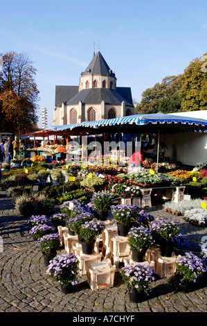 Mercato e chiesa Norden Foto Stock