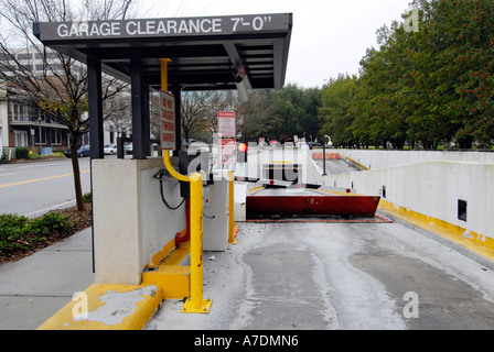 Barriere per parcheggi per il Tallahassee Florida State Capitol Building Foto Stock