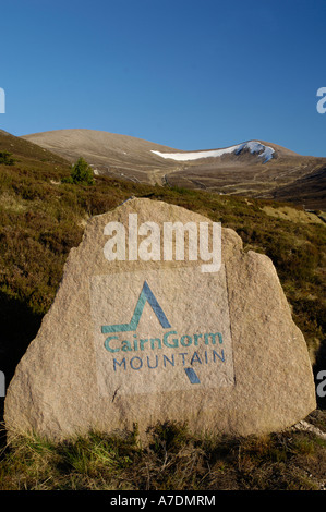 Cairngorm montagna roccia scolpiti segno,Glen More. XPL 6363 Foto Stock