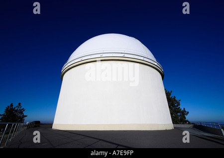 36 pollici grande leccare il rifrattore dome, Lick Observatory, Mt Hamilton, San Jose, California, Stati Uniti (gennaio 2007) Foto Stock