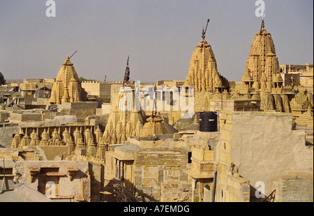 Edifici e architettura del tetto lodurva tempio Jain jaisalmer Rajasthan in India Foto Stock