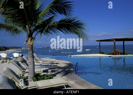 NA, Messico, Puerto Vallarta, Punta Mita. Four Seasons Punta Mita Resort, la piscina e la spiaggia scena. Foto Stock