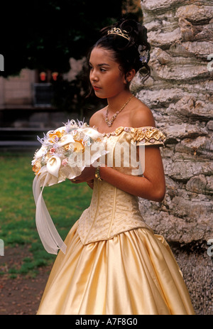 1, una ragazza messicana, messicano, ragazza, celebrando, quindicesimo compleanno, la quinceanera, la città di san luis potosi, san luis potosi, Messico Foto Stock