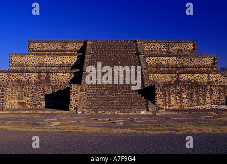 Piattaforma di carico lungo Viale dei Morti, Teotihuacan, Stato del Messico, Messico Foto Stock