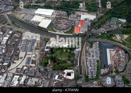 Elevato livello obliquo di vista aerea ovest di superstore Royal Mail Depot Maidstone Kent ME14 Inghilterra REGNO UNITO Foto Stock