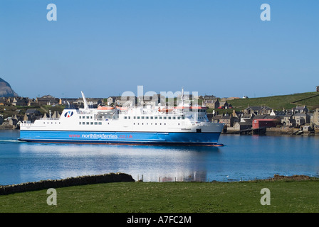 Dh MV Hamnavoe STROMNESS ORKNEY Northlink ferries ferry entrando Hamnavoe Stromness Harbour Foto Stock