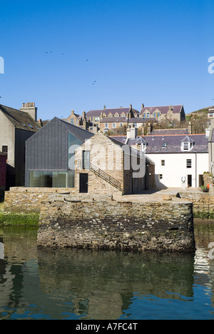 Dh Molo del Porto Centro Arte STROMNESS ORKNEY Waterfront quayside arts building Scozia Scotland Foto Stock
