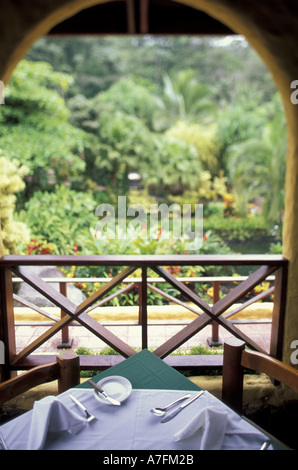 America centrale, Costa Rica. Resort Tabacon Hot Springs vicino vulcano Arenal. Foto Stock