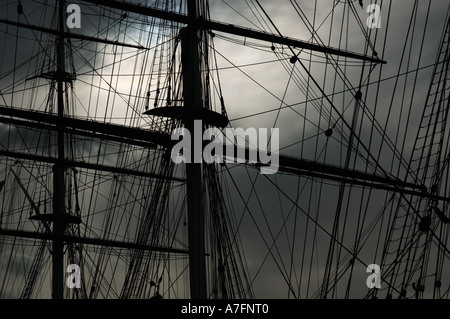 Storico nave a vela armamento e piloni Foto Stock