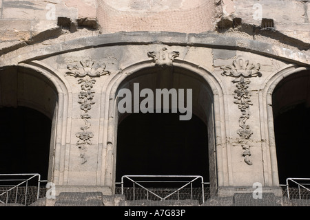 Le decorazioni sulla parete interna della Porta Nigra cancello nero a Treviri in Germania Aprile 2007 Foto Stock