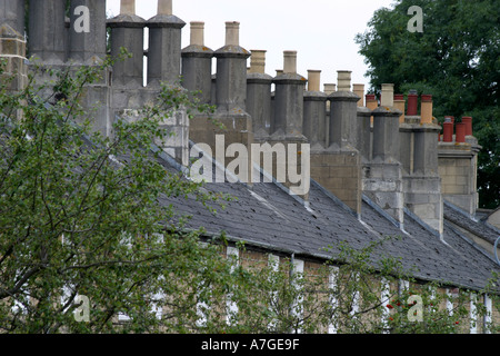 Fila di cottages in Swindon s villaggio ferroviario Foto Stock