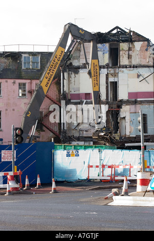 Demolizione del bruciato a guscio del Central Hotel West Canal Wharf Cardiff Foto Stock