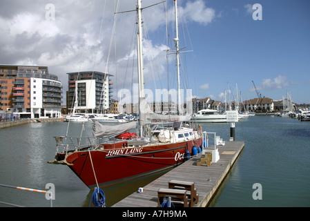 Lo yacht John Laing in Ocean Village Marina Southampton Foto Stock
