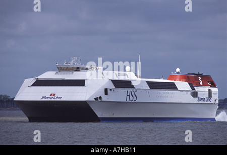 Stena HSS scoperta traghetto per auto lascia Harwich per gancio di Olanda Foto Stock