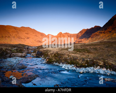 Fata per piscine di Coire na Creiche Black Cullin Minginish Skye Scozia Scotland Foto Stock