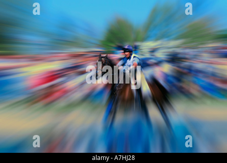 Effetto di Zoom sul ciclista durante la Rolex tre giorni della manifestazione, il Kentucky Horse Park, Lexington, Kentucky Foto Stock