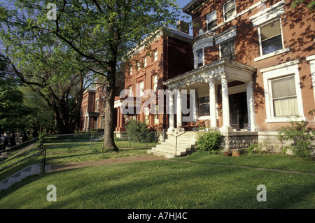 NA, STATI UNITI D'AMERICA, Kentucky, Louisville. Case in stile vittoriano nel quartiere storico Foto Stock