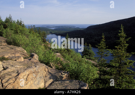 America del Nord, noi, me vista da sud la bolla. Jordan Pond. Molla. Foto Stock