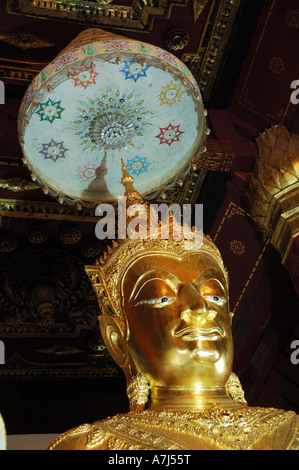 Il Buddha staute Na Wat Phra Meru Ayuthaya Thailandia Foto Stock