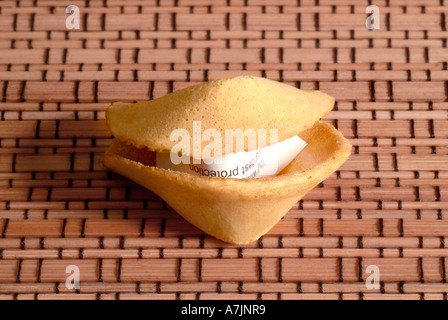 Asian Fortune cookie Glückskeks asiatischer Foto Stock