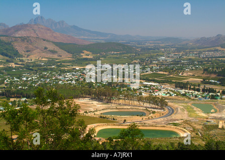 Il bellissimo paesaggio della Valle di Franschhoek area vinicola del Sud Africa Foto Stock