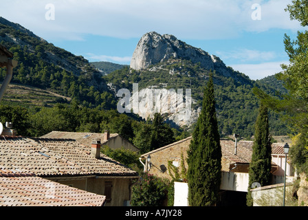 Cerca su tetti a Les Dentelles de Montmirail Foto Stock
