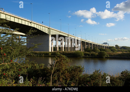 Vista sud del viadotto THELWALL E M6 incrocio autostradale MANCHESTER SHIP CANAL INGHILTERRA Foto Stock