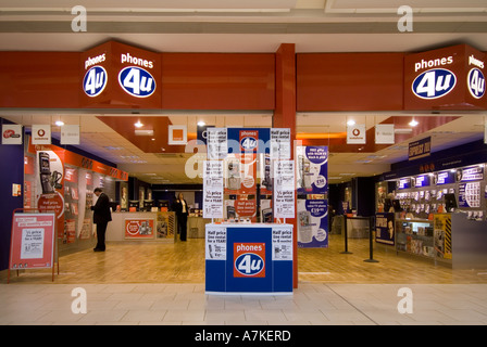 Mobile phone store piano aperto a piedi nel negozio di fronte centro commerciale telefoni 4 quattro si Lakeside Shopping Centre West Thurrock Essex England Regno Unito Foto Stock