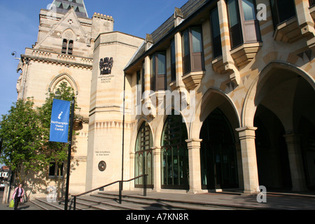 Northampton City Centre Borough uffici del consiglio la mattina presto dal centro città Inghilterra uk gb Foto Stock