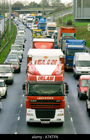 Un ingorgo sull'autostrada M6 Foto Stock