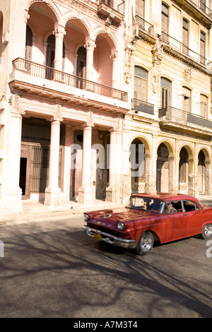 Classic American car guida lungo il Prado di Havana Habana Cuba Foto Stock