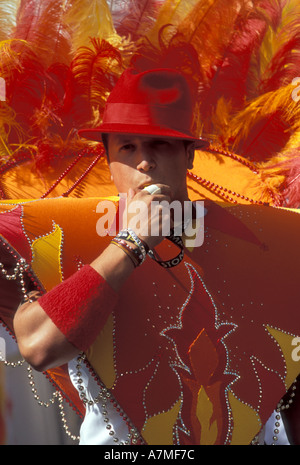 Ballerino brasiliano al carnevale di Notting Hill Londra Regno Unito Foto Stock