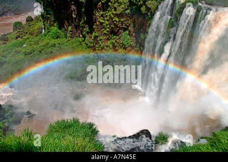 Brasile Argentina Panama border Parco Nazionale di Iguazu Cascate di Iguazu sul lato Argentino rainbow Foto Stock