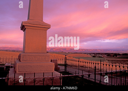 NA, STATI UNITI D'AMERICA, Washington, Walla Walla county, Whitman missione NM, l'obelisco al tramonto Foto Stock