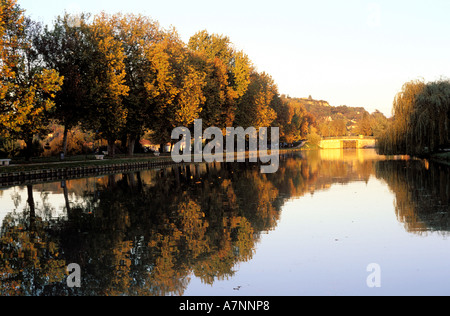 Francia e Lot et Garonne, Agen, fiume Garonne canale laterale Foto Stock