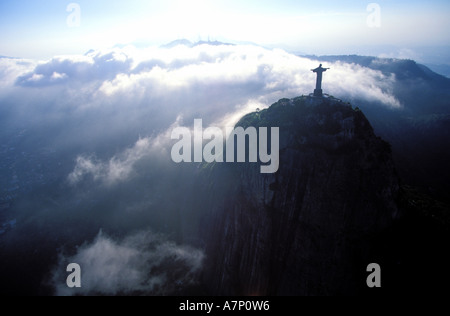 Il Brasile, Rio de Janeiro, Corcovado Cristo Redentore (standing 2, 320 ft alta) (vista aerea) Foto Stock