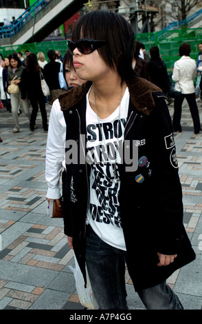 Tokyo Giappone Harajuku Teen hipsters cosu purei vestito in costume espressione di esuberanza giovanile Foto Stock