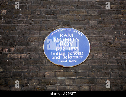 Placca a Bedford Square WC1 London City Inghilterra Regno Unito la lettura di Greater London Consiglio Ram Mohun Roy Foto Stock