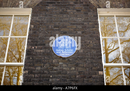 Placca a Bedford Square WC1 London City Inghilterra Regno Unito la lettura di Greater London Consiglio Ram Mohun Roy Foto Stock