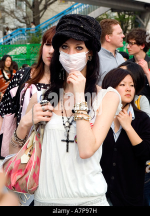 Harajuku Teen hipsters cosu purei vestito in costume di espressione esuberanza giovanile Tokyo donne giovani Giappone alla moda della città Foto Stock