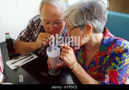 Sevierville Tennessee,Virgil's,anziani anziani anziani anziani cittadini pensionati pensionati anziani pensionati anziani,coppia,adulti adulti uomo uomini maschio,donna donne f Foto Stock