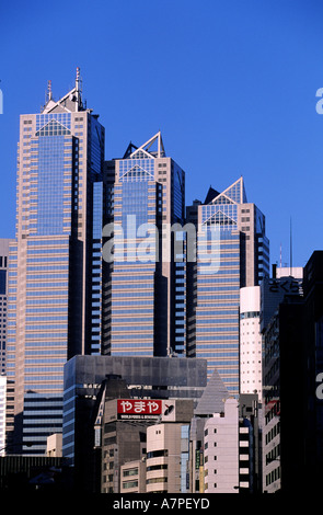 Giappone, isola di Honshu, regione di Kanto, Tokyo city, il quartiere degli affari di Shinjuku e la stazione di Shinjuku Park Tower Foto Stock