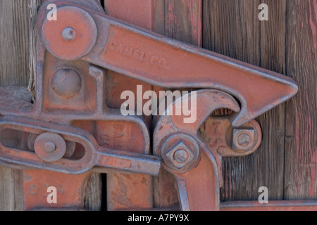 Carrello ferroviario di dado e bullone arrugginito ruggine industria astratto Foto Stock