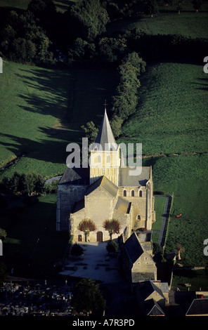 Francia, Manche, antica abbazia di Cerisy-la Forêt, aeriel view Foto Stock