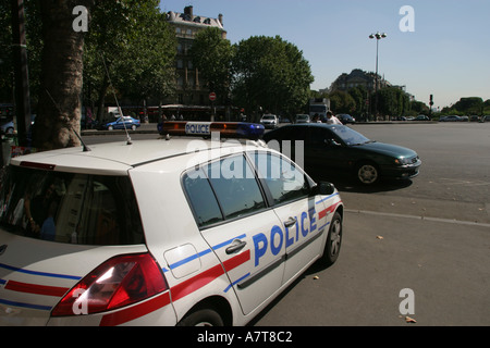Un controllo di polizia punto a Parigi,Francia Foto Stock