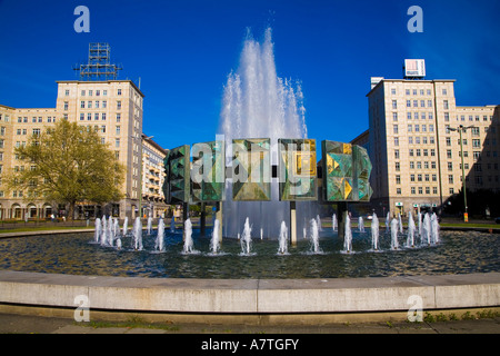 Strausberger Platz Friedrichshain Berlino Germania Foto Stock